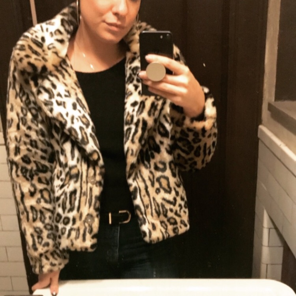 Who What Wear faux fur leopard crop jacket small